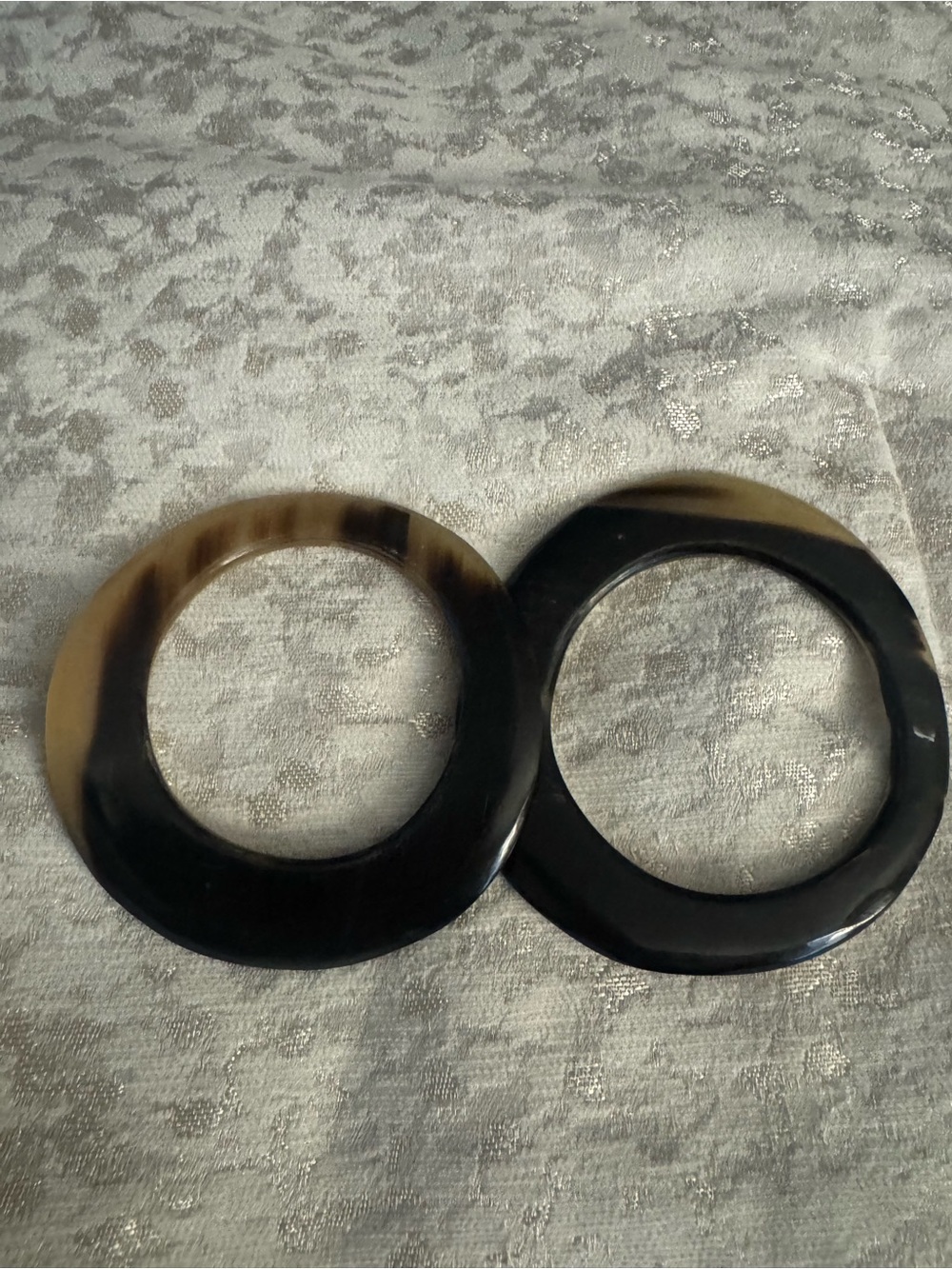 Handcrafted Horn-Effect Bangle Pair in Ivory and Brown Tones - Picture 2 of 5